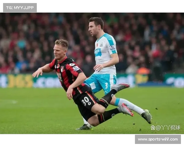 英格兰足球超级联赛：伯恩茅斯后卫凯利头球解围